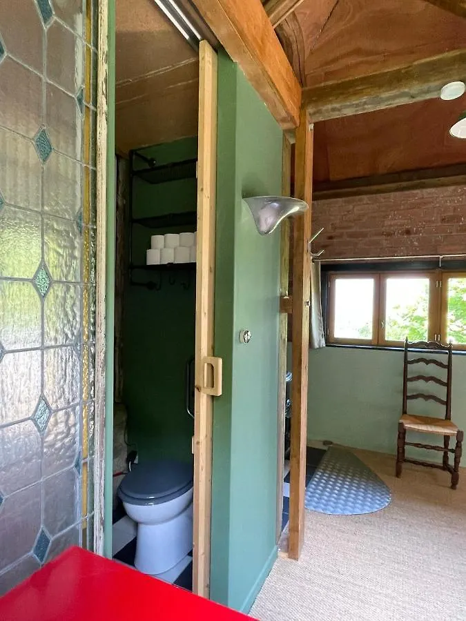 Jolie Cabane Avec Jacuzzi Pour Les Amoureux De La Nature Tullins